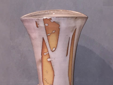 白変釉耳付花器　利茶土ミルグリム 作 Rice Straw Ash Glaze Vase with Ears