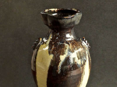 今古釉木瓜形花入　利茶土ミルグリム 作 Konko-yuu Mokkou-gata Hanaire / Concord Glaze Lobed Flower Vase